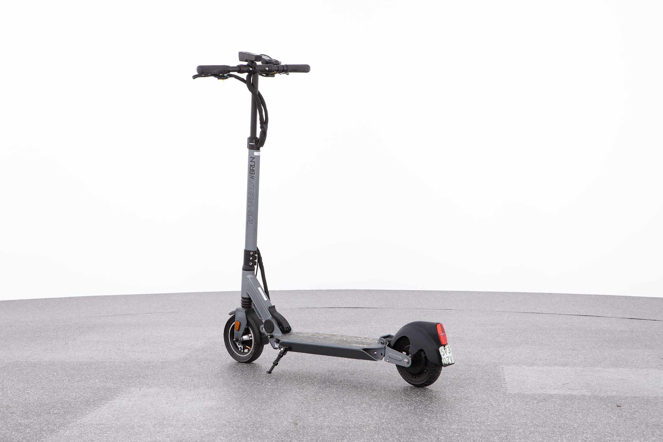 Acht EScooter im ADAC Test