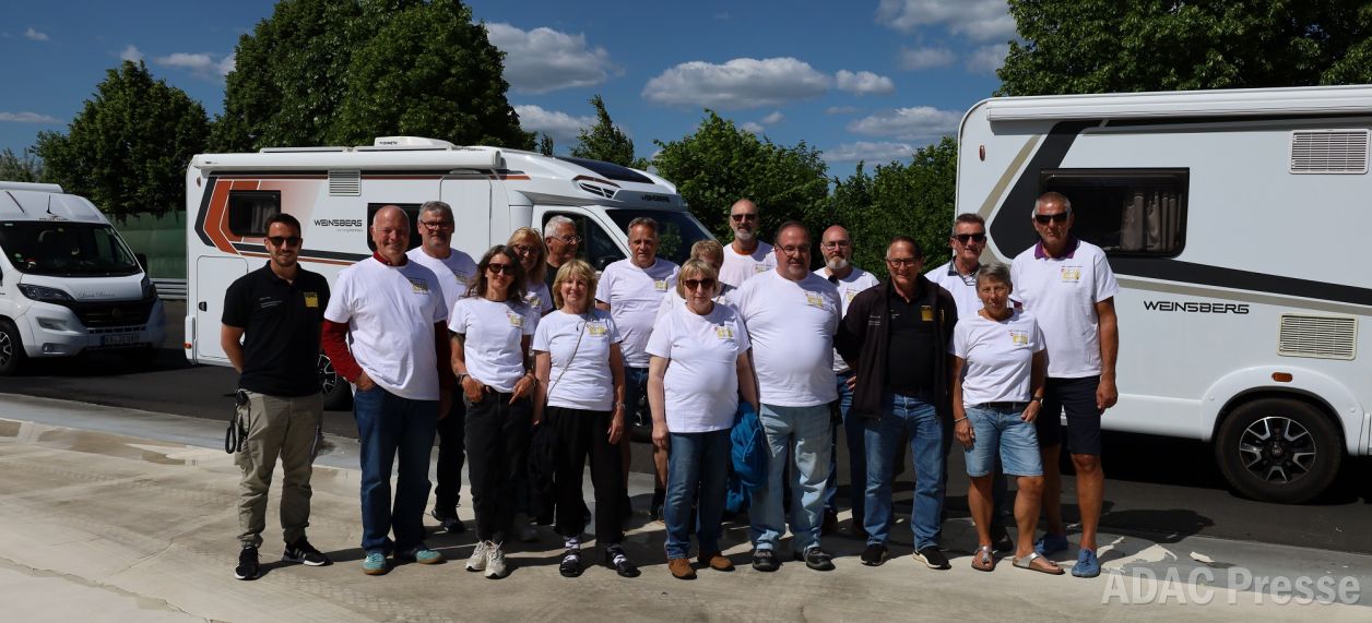 Teilnehmerinnen und Teilnahmer an der Vorrunde zum „ADAC Camper des Jahres 2025“ im ADAC am 15. Mai Fahrsicherheitszentrum Rhein-Main
