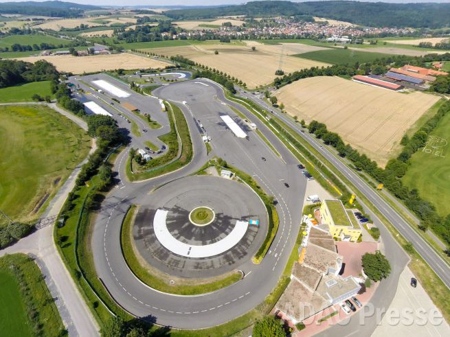 Fünfzehn Jahre ADAC Fahrsicherheitszentrum Rhein-Main in Gründau – Mit professioneller Anleitung extreme Fahrsituationen meistern