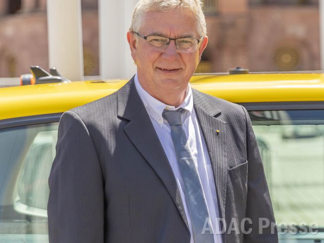 Wolfgang Wagner-Sachs (60), der neu gewählte Vorsitzende / ADAC Hessen-Thüringen Ulrich Häfner