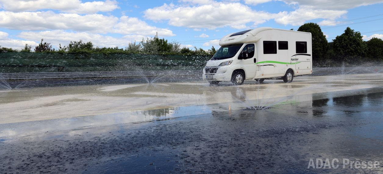 ADAC sucht den „Camper des Jahres 2025“ Finale auf dem CARAVAN SALON in Düsseldorf