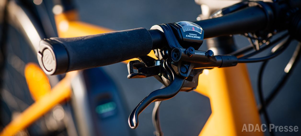 Bremsen, Bereifung, Beleuchtung - zum Frühlingsstart sollte das Fahrrad einen Rundumcheck bekommen | Copy: ADAC Hessen-Thüringen e.V. 