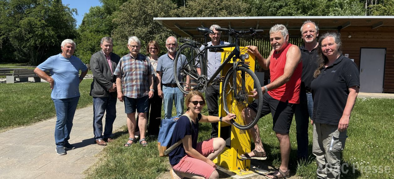 ADAC installiert Radservice-Station in Grasellenbach