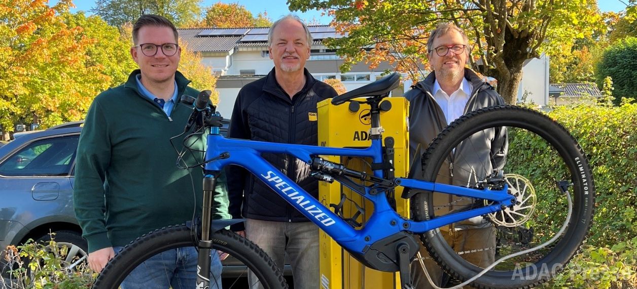 ADAC installiert Radservice-Station in Rosenthal