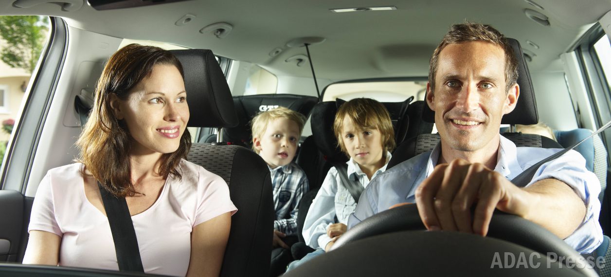 Anschnallen für die Kleinsten: Ratgeber: Kindersicherheit im Auto