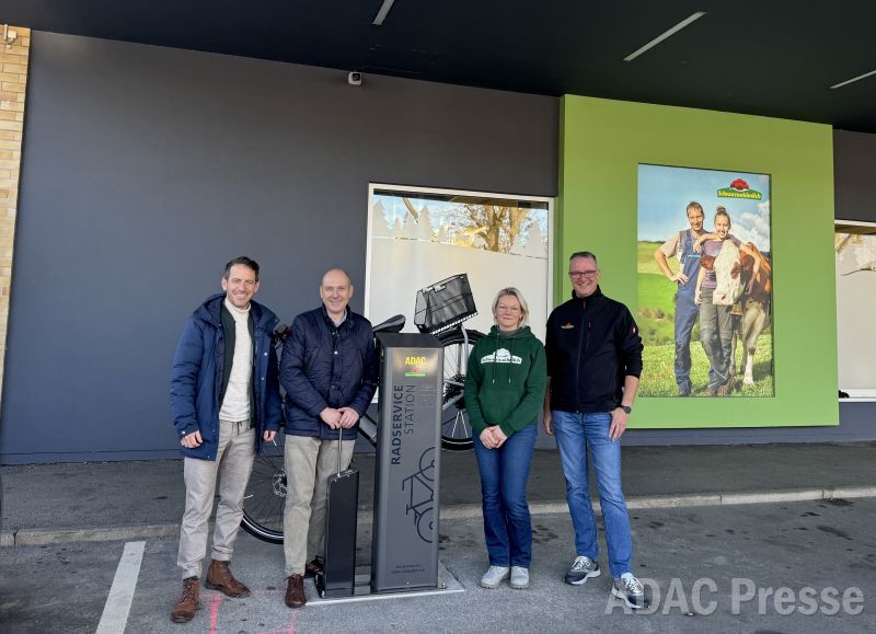 ADAC Radservice-Station am Schwarzwaldmilch-Milchladen eröffnet
